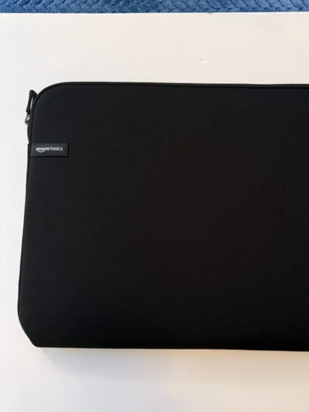 Amazon Basics 17.3-inch Laptop Sleeve, Carrying Case with Zipper, Black